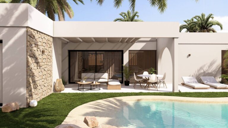 villa for sale in Altaona Golf and Country Village