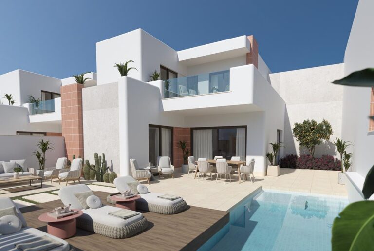 villa for sale in Roldan